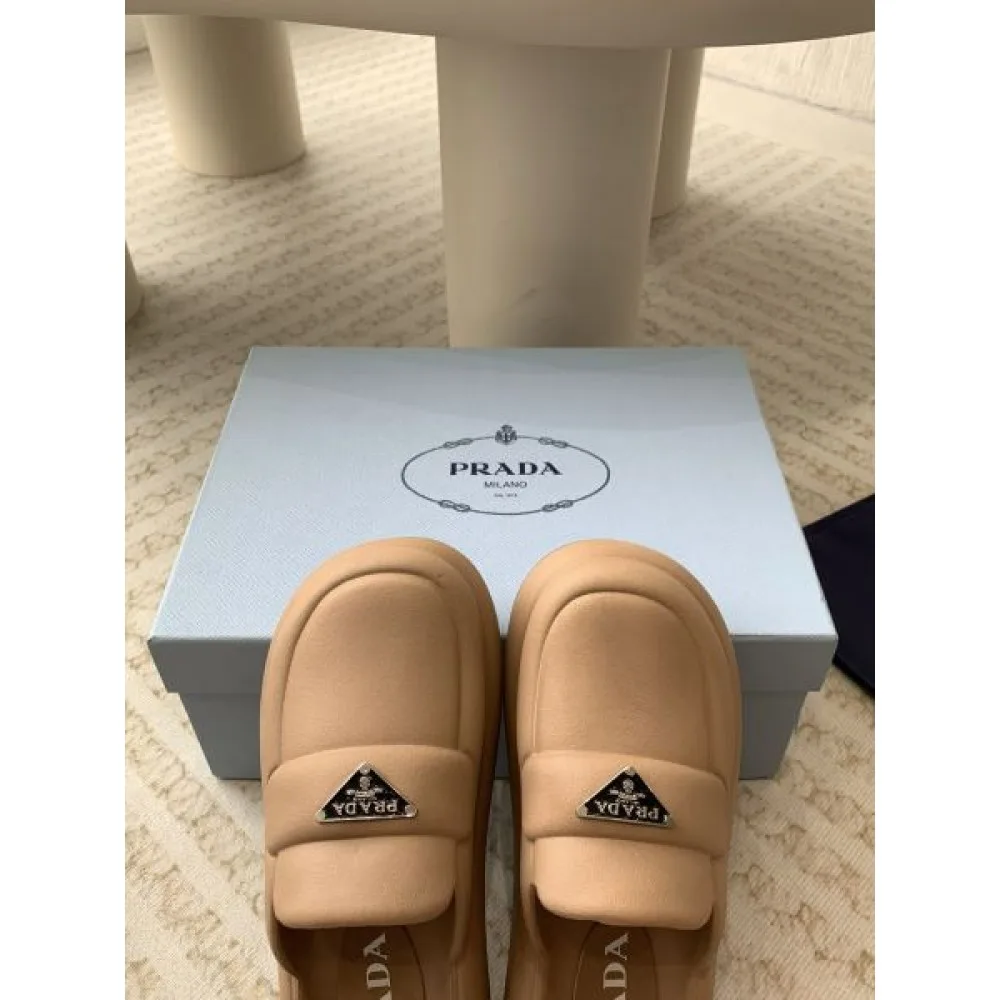 2026 上品ですっきり、好感度抜群 PRADA プラダ レディーススリッパ 商品画像 6