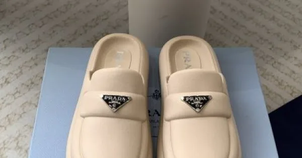 2026 上品ですっきり、好感度抜群 PRADA プラダ レディーススリッパ 商品画像 12