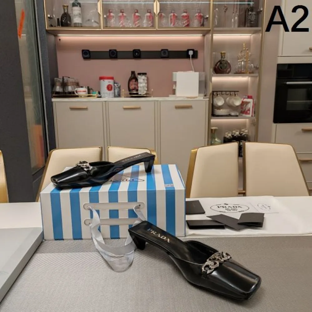 2026 新作限定めっちゃ綺麗色 PRADA プラダ レディースサンダル 商品画像 2