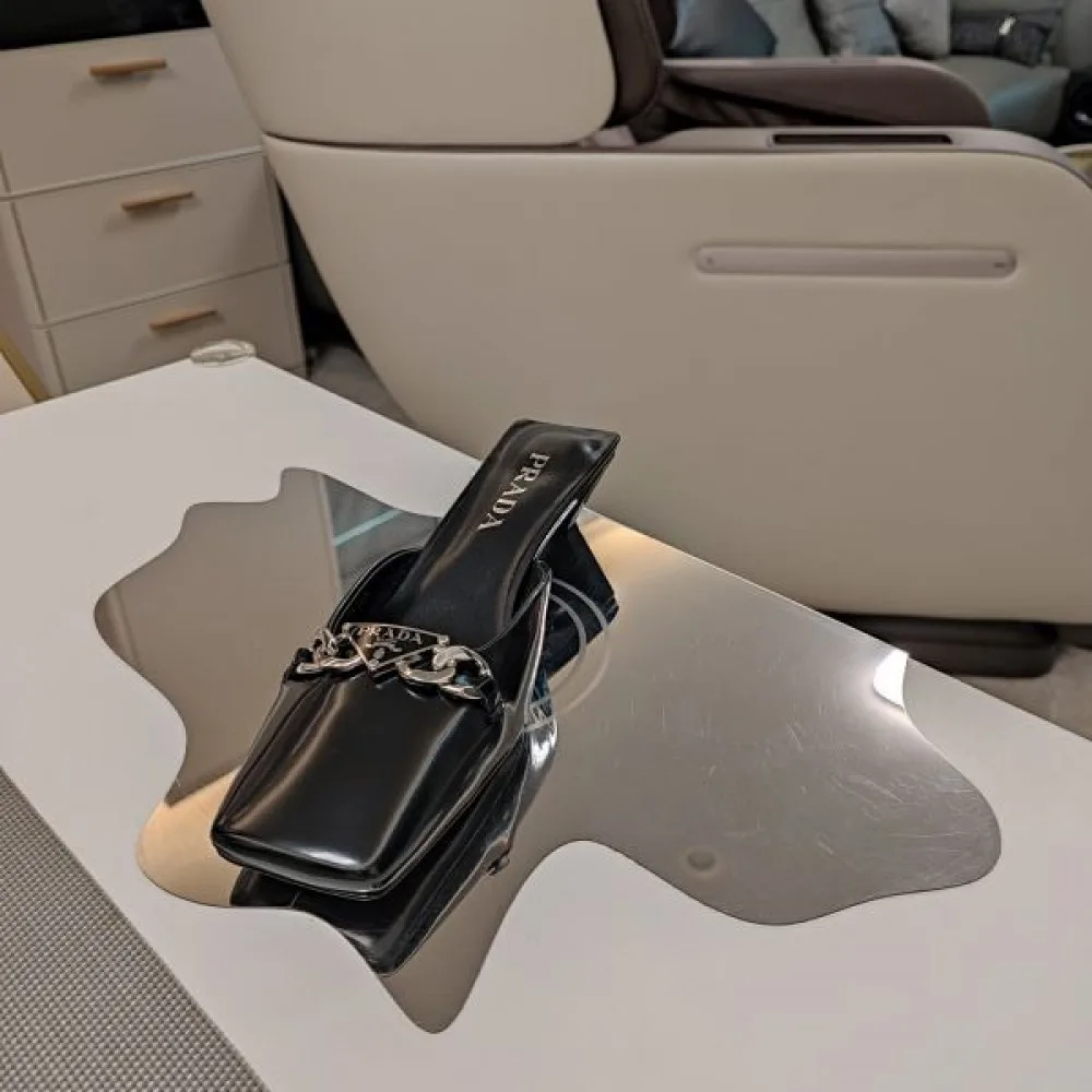 2026 新作限定めっちゃ綺麗色 PRADA プラダ レディースサンダル 商品画像 7