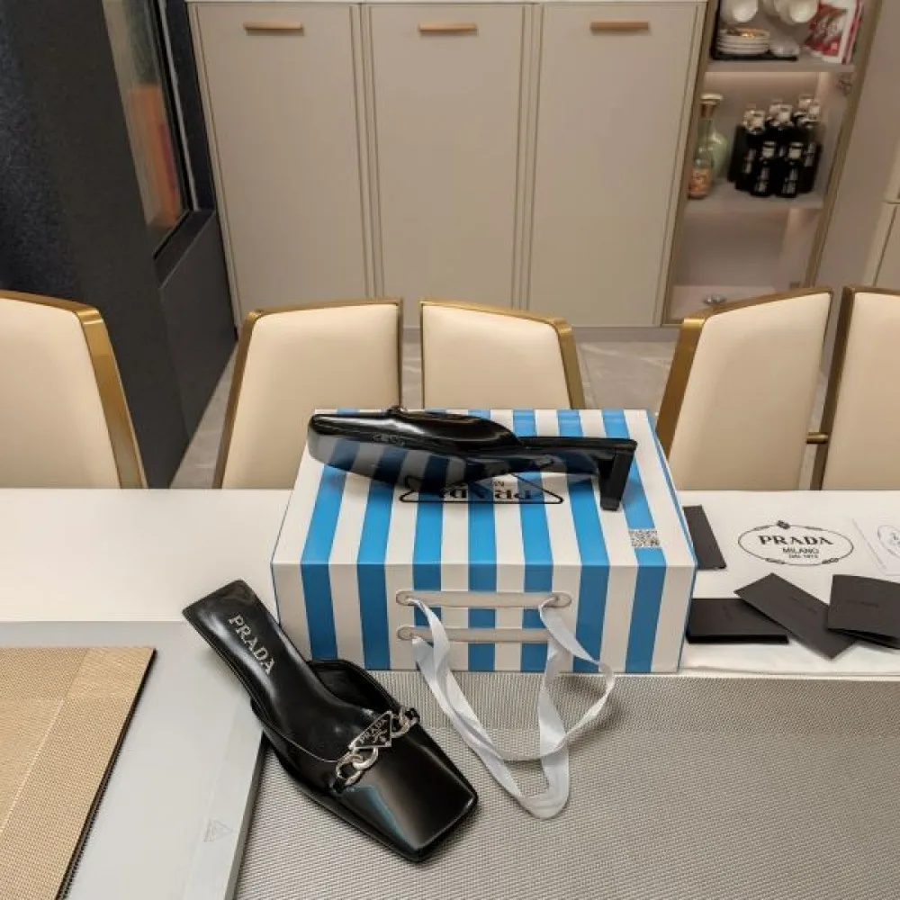 2026 新作限定めっちゃ綺麗色 PRADA プラダ レディースサンダル 商品画像 8