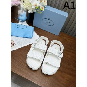 2026 最新☆大人気☆話題沸騰 PRADA プラダ レディースサンダル 商品画像 1