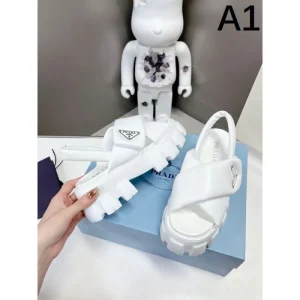 2026 すっきりしたシルエット PRADA プラダ レディースサンダル 商品画像 1
