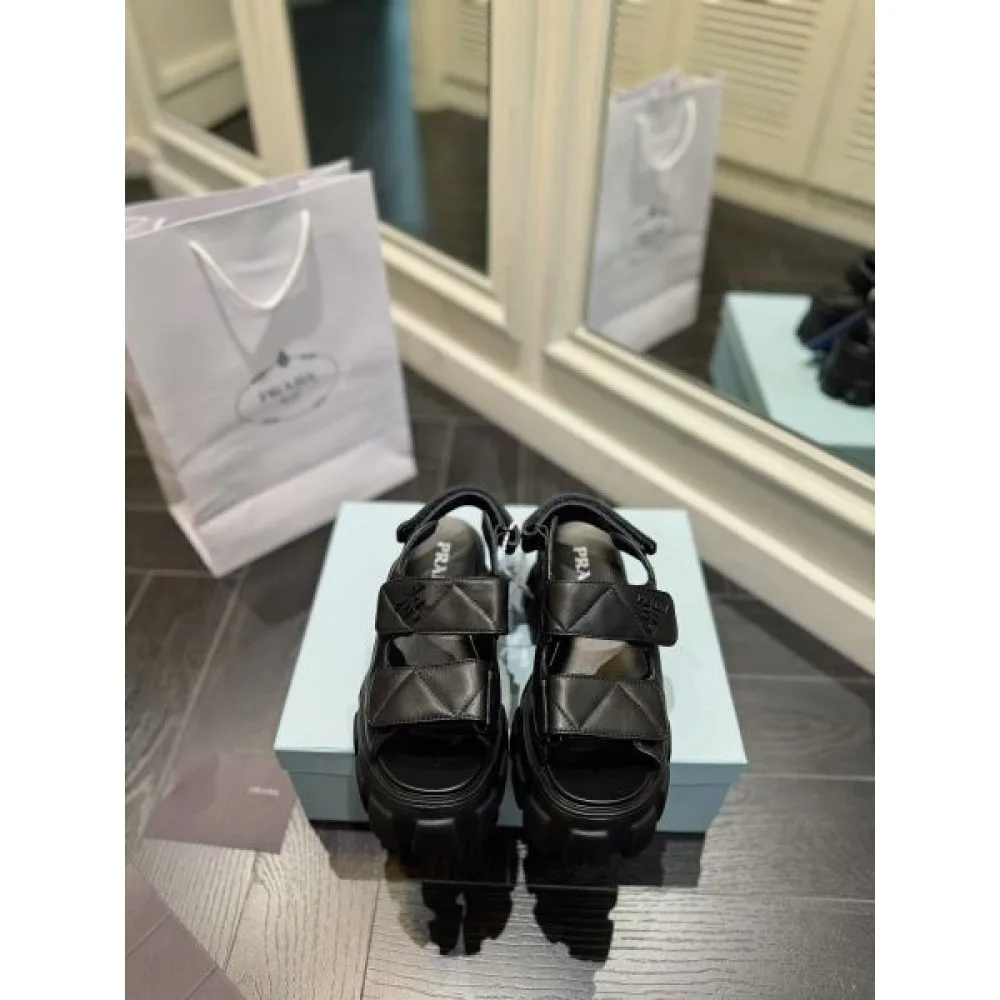 2026 カジュアルさが強すぎる PRADA プラダ レディースサンダル 商品画像 5