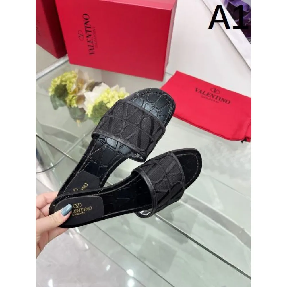 2026 色にも流行り VALENTINO ヴァレンティノ レディーススリッパ 商品画像 1