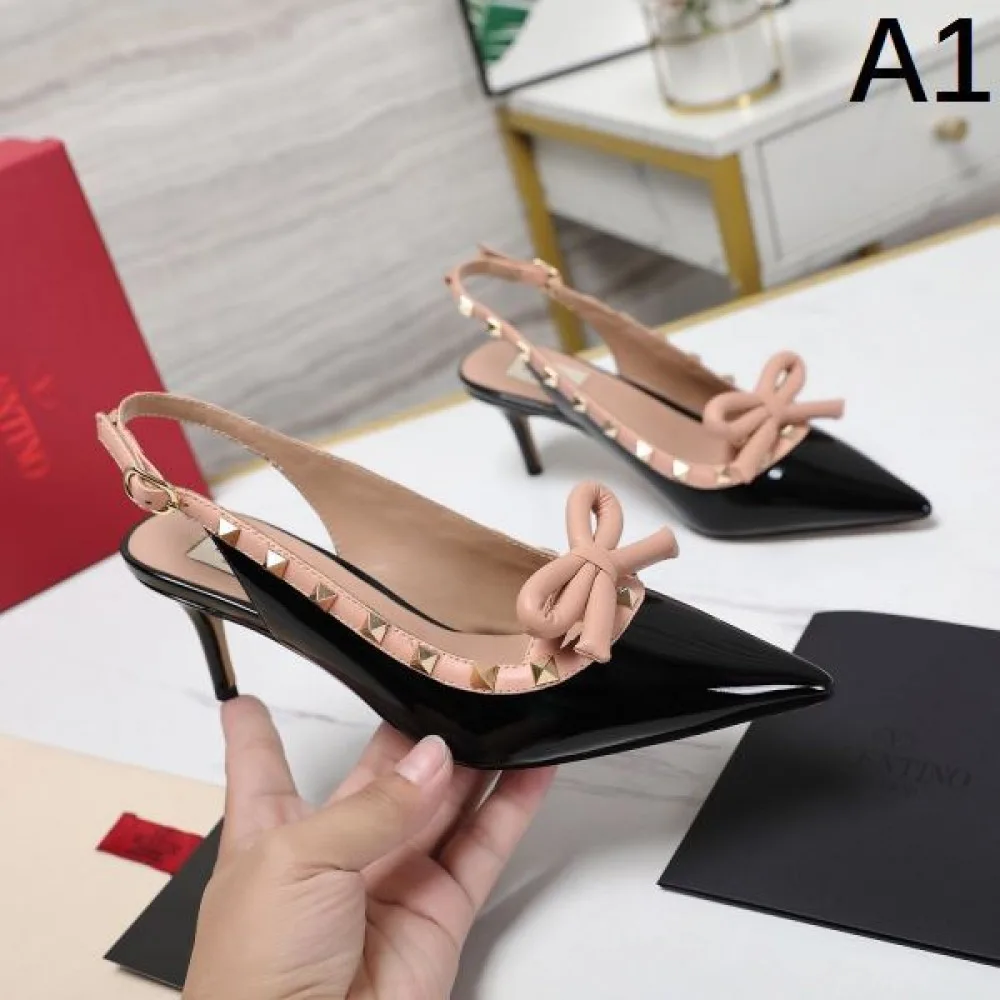 2026 春夏限定定番 VALENTINO ヴァレンティノ レディースサンダル 商品画像 1