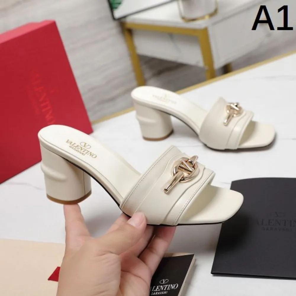 2026 ロゴが素敵 VALENTINO ヴァレンティノ レディースサンダル 商品画像 1