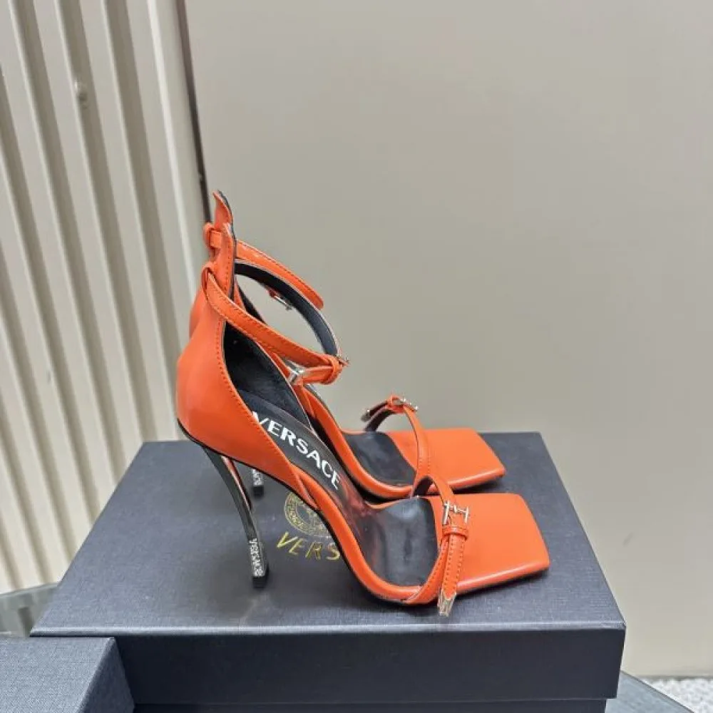 2026 夏のトレンド VERSACE ヴェルサーチェ レディースサンダル 商品画像 6