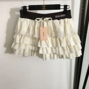 2026 スカート MIU MIU ミュウミュウ きちんと感がある 商品画像 1