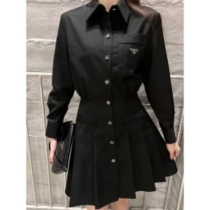 2026 ワンピース PRADA プラダ 主役になる個性的なアイテム 商品画像 1