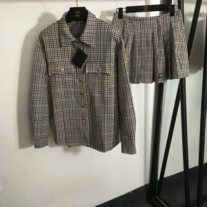 PRADA プラダ 上下セット 2024FW 自分らしいスタイリング 商品画像 1