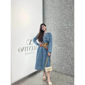VALENTINO ヴァレンティノ ワンピース 2024FW モダンスタイル 商品画像 1