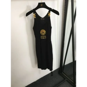 2026 ワンピース VERSACE ヴェルサーチェ 今季爆発的な人気 商品画像 1