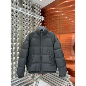 2024FW MONCLER モンクレール 海外先行発売! メンズ用 ダウンジャケット 商品画像 1