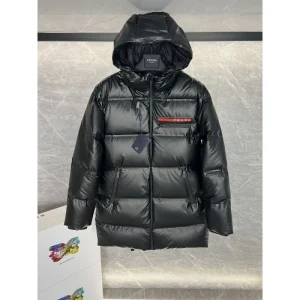 2024FW PRADA プラダ 奇跡のセール特価! メンズ用 ダウンジャケット 商品画像 1