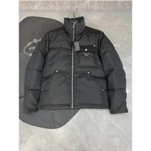 2024FW PRADA プラダ 秋冬も引き続き注目 メンズ用 ダウンジャケット 商品画像 1