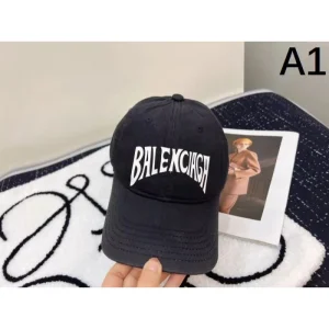 BALENCIAGA バレンシアガ 着こなしが簡単につくれる 2026 帽子 商品画像 1