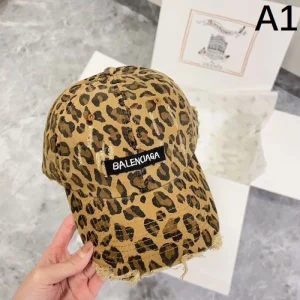 BALENCIAGA バレンシアガ インパクト抜群のデザイン 2026 帽子 商品画像 1