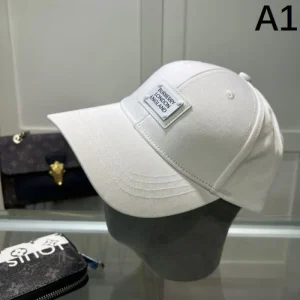 2026 帽子 BURBERRY バーバリー もうすぐ日本上陸 商品画像 1