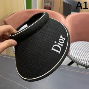 DIOR ディオール 素材感を引き出せるアイテム 2026 帽子 商品画像 1