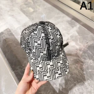 2026 帽子 FENDI フェンデイ トレンドコーデが楽しめ 商品画像 1