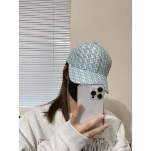 2026 帽子 FENDI フェンデイ カジュアルさが強すぎる 商品画像 1