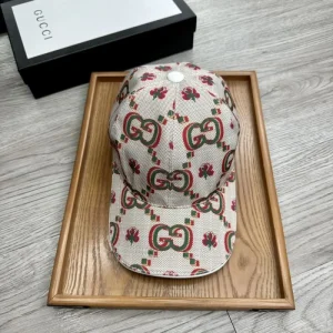GUCCI グッチ 今シーズン最注目のトレンド 2026 帽子 商品画像 1