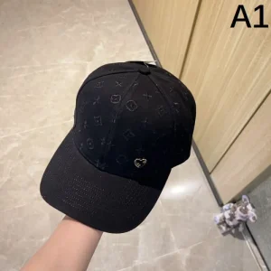 2026 帽子 LOUIS VUITTON ルイヴィトン 大人の色気を印象に 商品画像 1