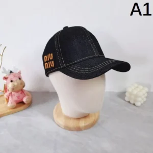 2026 帽子 MIU MIU ミュウミュウ 入手困難アイテム 商品画像 1
