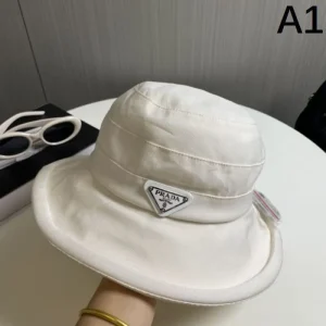 PRADA プラダ 存在感ばっちりなアイテム 2026 帽子 商品画像 1