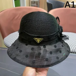 PRADA プラダ この夏は目を引くスタイル 2026 帽子 商品画像 1