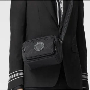 2024FW ショルダーバッグ BURBERRY バーバリー 季節を問わず活躍し 商品画像 1