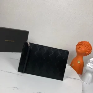 2026 話題人気商品 BOTTEGA VENETA ボッテガヴェネタ クラッチバッグ 商品画像 1
