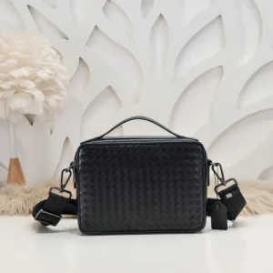 2026 話題が沸騰中 BOTTEGA VENETA ボッテガヴェネタ ショルダーバッグ 商品画像 1