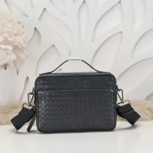 2026 目が離せない BOTTEGA VENETA ボッテガヴェネタ ショルダーバッグ 商品画像 1