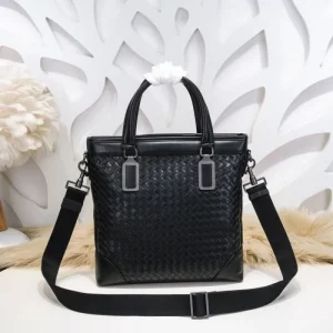 2024FW ショルダーバッグ BOTTEGA VENETA ボッテガヴェネタ 海外先行発売! 商品画像 1