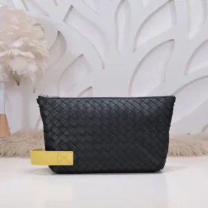 2024FW クラッチバッグ BOTTEGA VENETA ボッテガヴェネタ ホリデー限定 商品画像 1