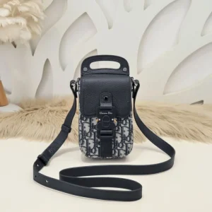 2024FW ショルダーバッグ DIOR ディオール 今年らしく魅力的アップ 商品画像 1