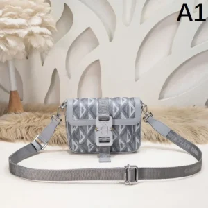 2024FW ショルダーバッグ DIOR ディオール 雑誌も街も人気アイテム 商品画像 1