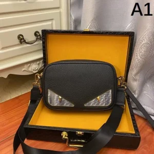 2026 新作いきなり値下げ! FENDI フェンデイ ショルダーバッグ 商品画像 1
