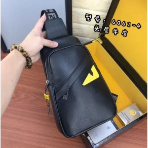 2026 これさえ押さえればOK! FENDI フェンデイ チェストバッグ 商品画像 1