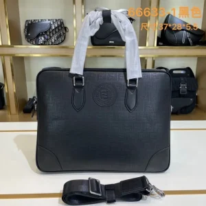 2024FW ブリーフケース FENDI フェンデイ 都会的な印象のスタイル 商品画像 1