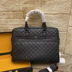2026 洗練された魅力が光る GUCCI グッチ ブリーフケース 商品画像 1