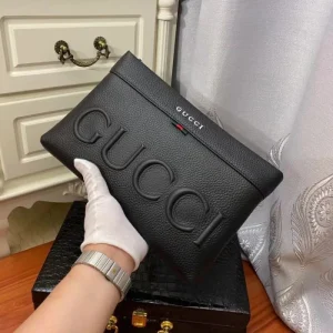 2024FW クラッチバッグ GUCCI グッチ 秋にピッタリのアイテム 商品画像 1