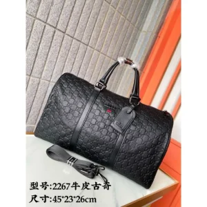 2024FW トラベルバッグ GUCCI グッチ インパクト抜群のデザイン 商品画像 1