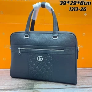 2024FW ブリーフケース GUCCI グッチ 上品に冬っぽさを感じる 商品画像 1