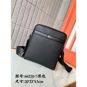 2024FW ショルダーバッグ HERMES エルメス カジュアルさが強すぎる 商品画像 1