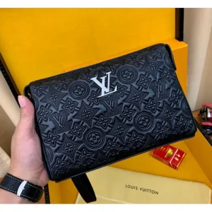 2026 最安価格新品 LOUIS VUITTON ルイヴィトン クラッチバッグ 商品画像 1