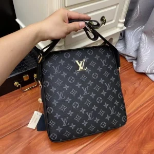 2026 色にも流行り LOUIS VUITTON ルイヴィトン ショルダーバッグ 商品画像 1