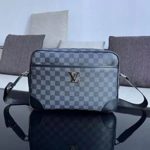 2026 最新アイテム LOUIS VUITTON ルイヴィトン ショルダーバッグ 商品画像 1